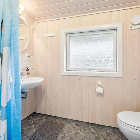 بيت للعطل Amazing Home In Dannemare With Kitchen